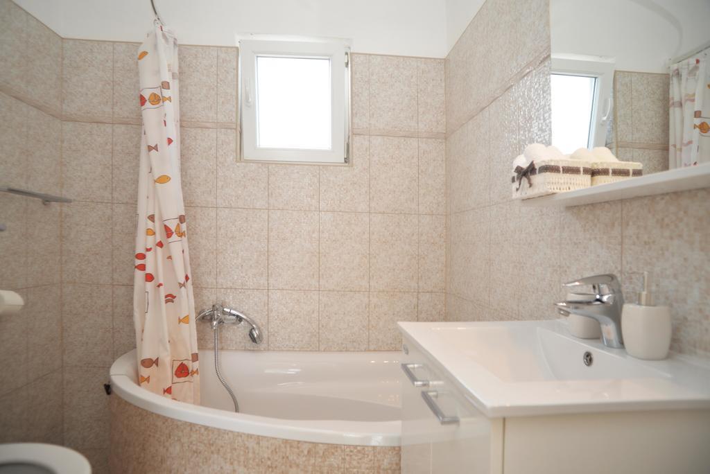 Apartment In Murter Ngoại thất bức ảnh