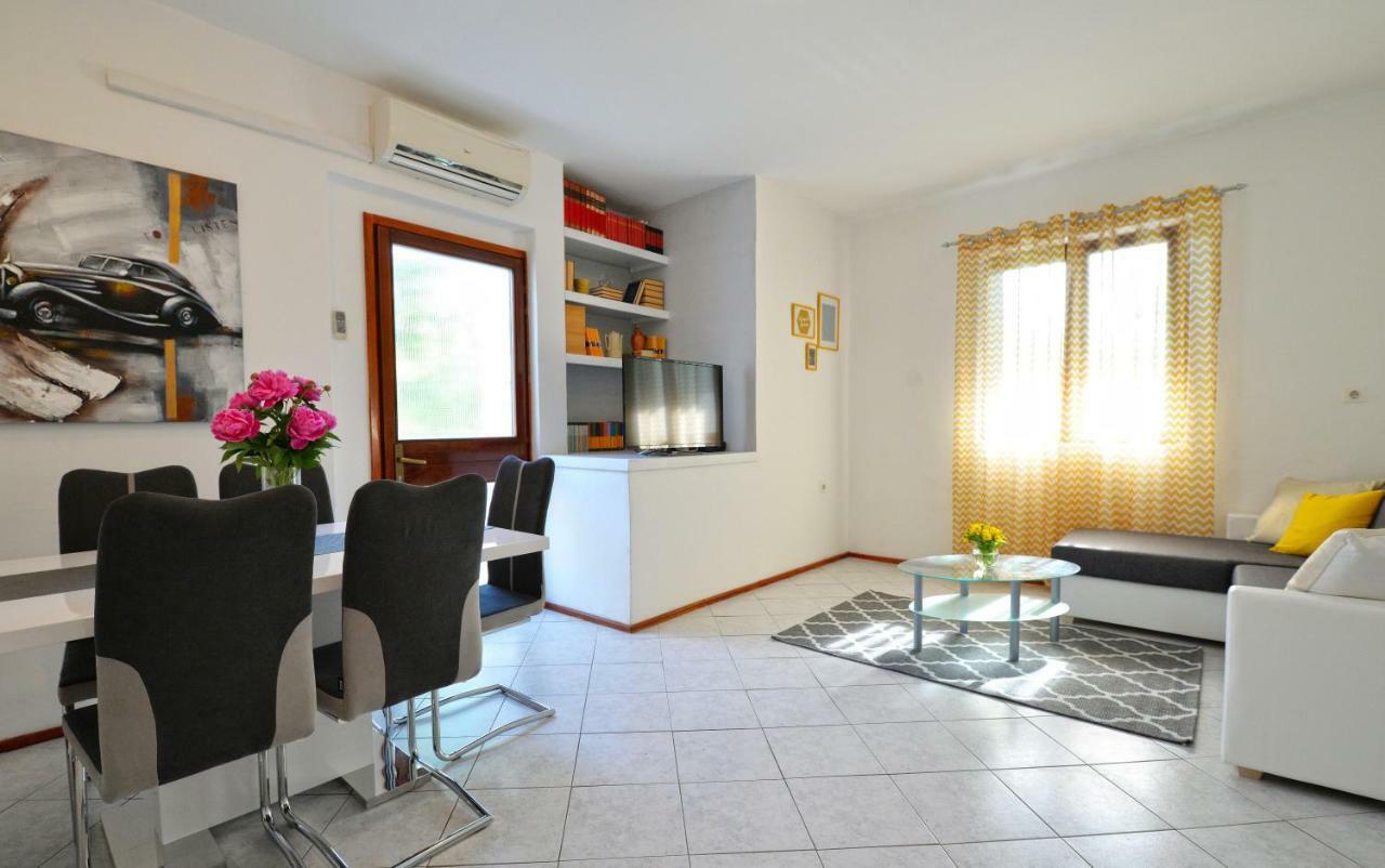 Apartment In Murter Ngoại thất bức ảnh