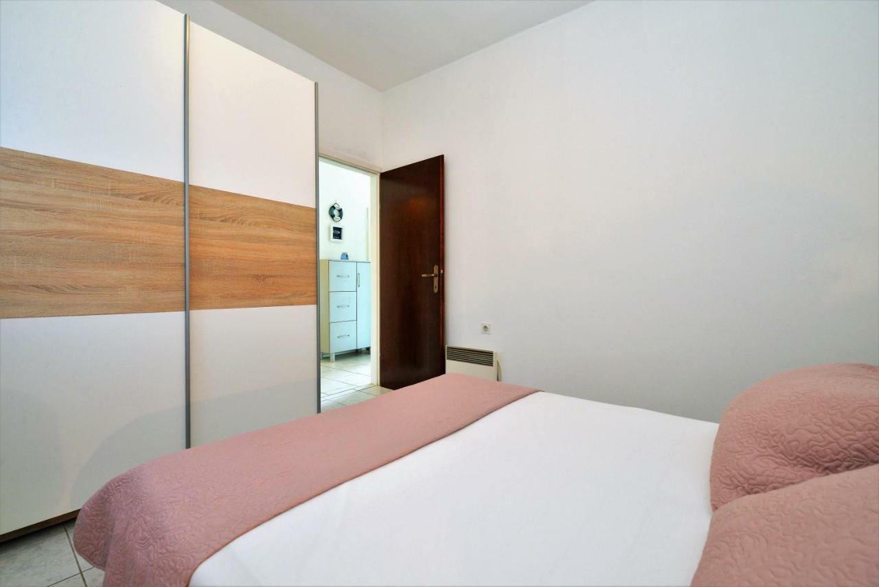 Apartment In Murter Ngoại thất bức ảnh